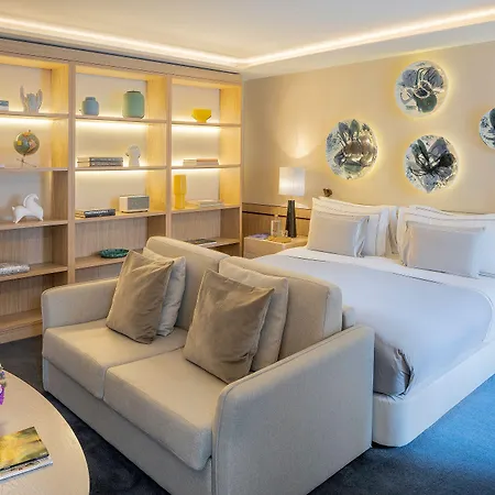 Отель The One Palacio Da Anunciada 5*