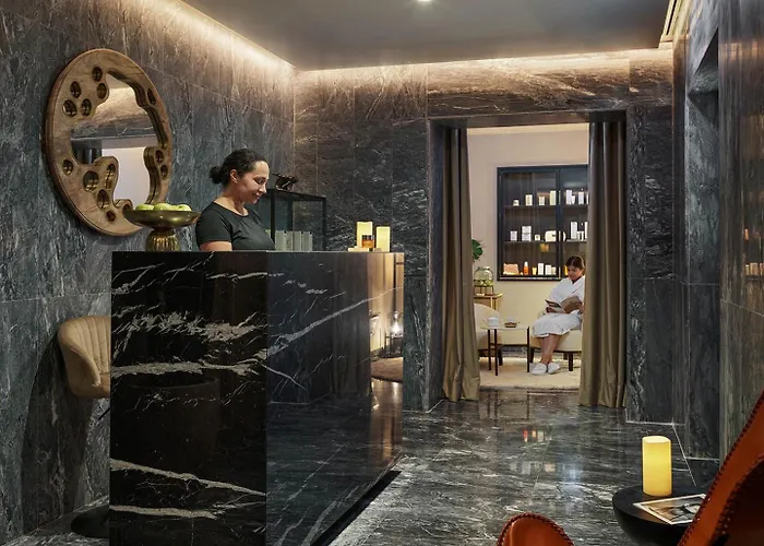 Hotel The One Palacio Da Anunciada 5*