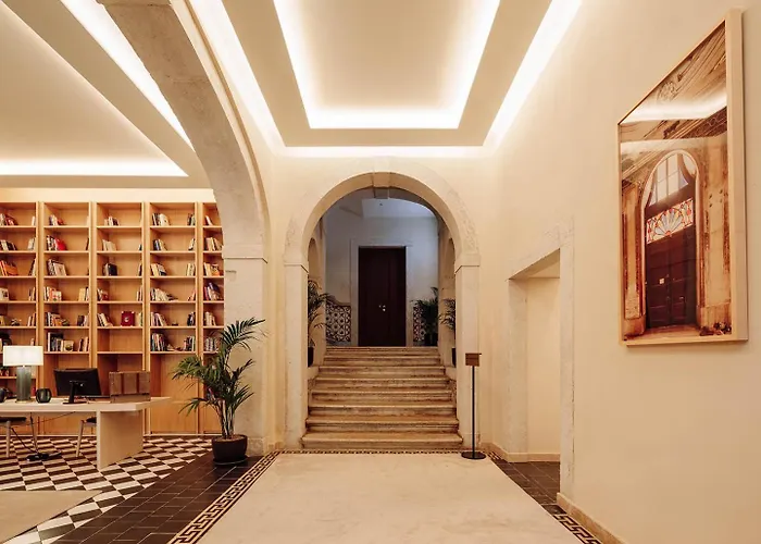 Hotel The One Palacio Da Anunciada 5*