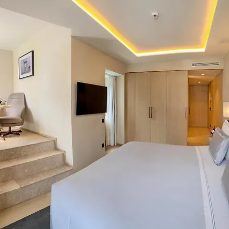 Hotel The One Palacio Da Anunciada 5*