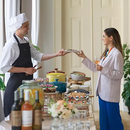 Hotel The One Palacio Da Anunciada 5*